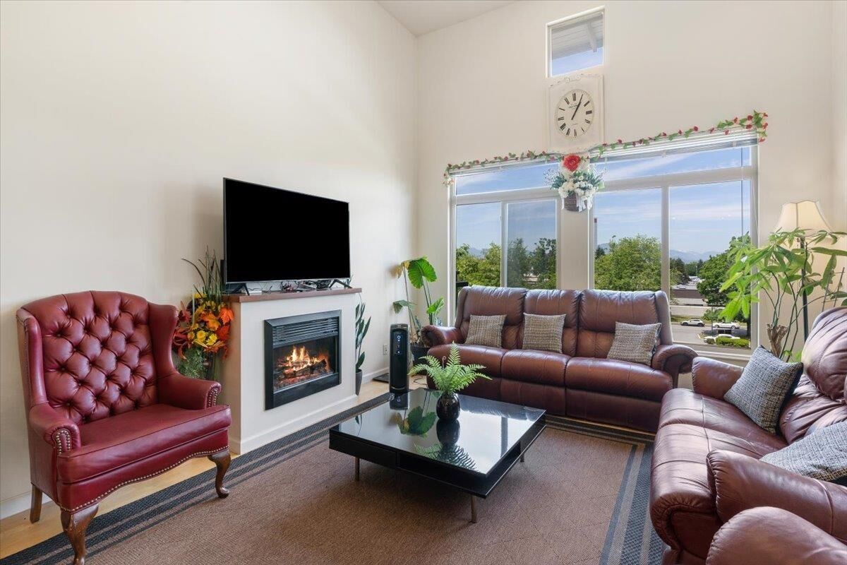 Property Photo:  10180 153 415  BC V3R 0B5 