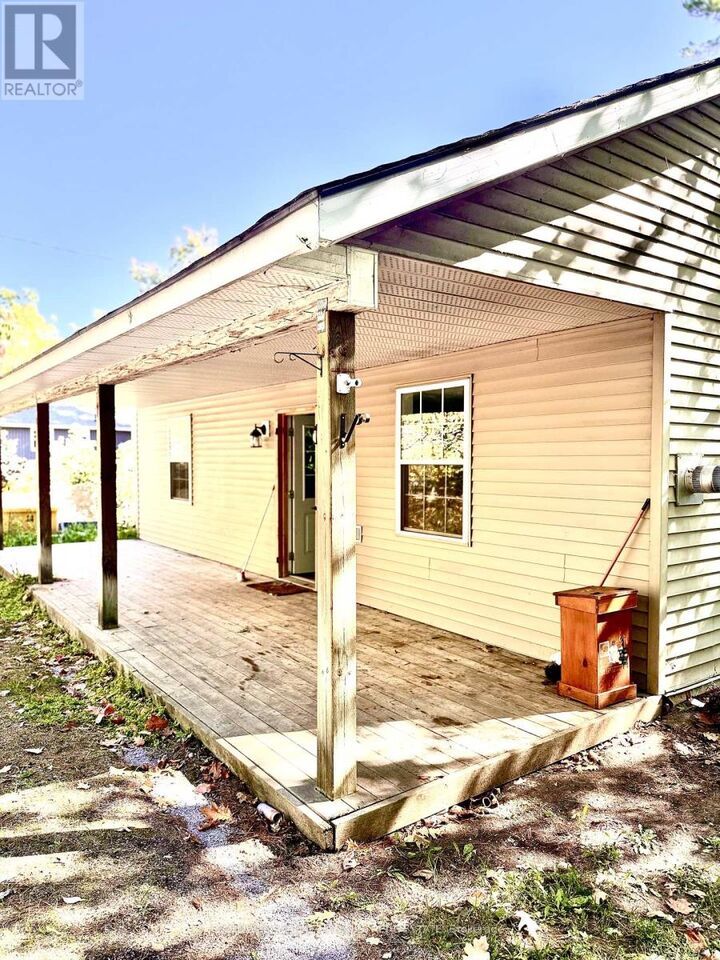 Photo de la propriété:  2 Oakwood Drive  ON K0M 1N0