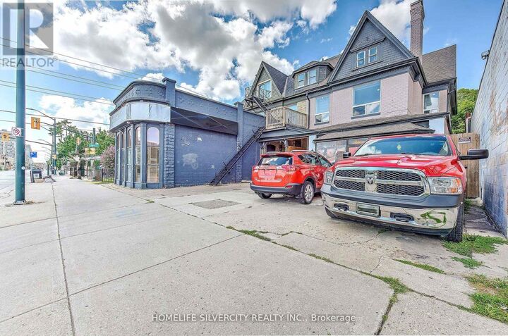 Property Photo: 544 Dundas Street East ON N6B 1W8