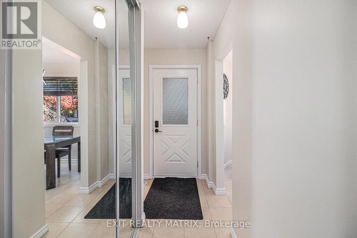 Property Photo:  1432 Deavy Way East  ON K1E 2W8 