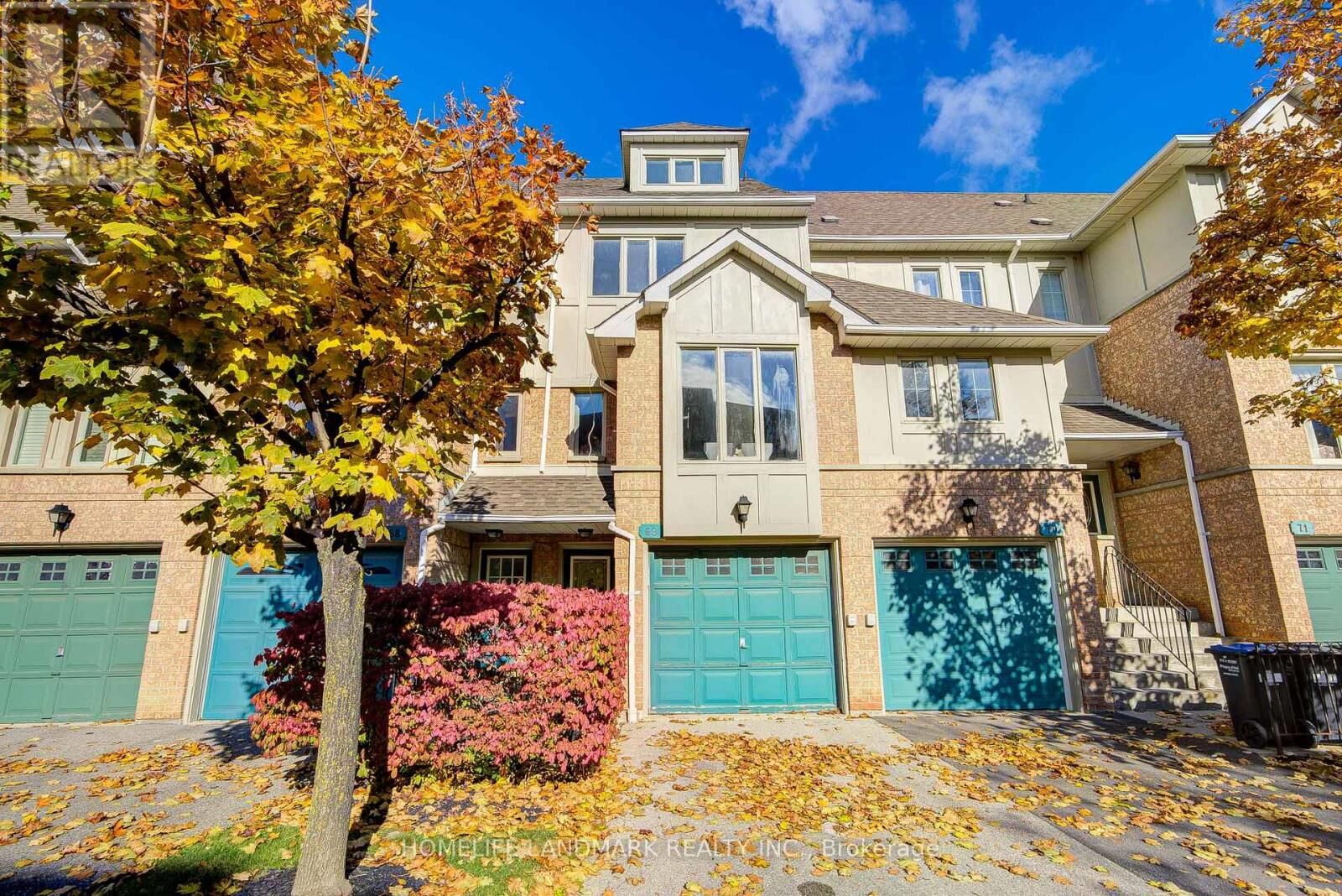 Property Photo:  1050 Bristol Road West 69  ON L5V 2E8 