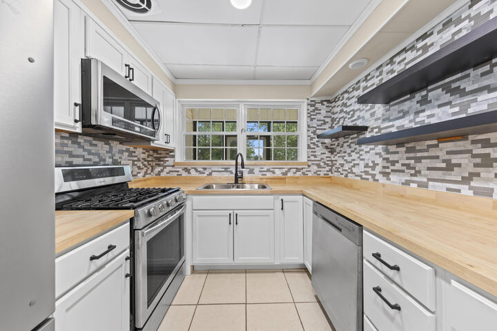 Property Photo:  123 SW Robinwood Drive  FL 32548