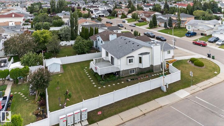 Property Photo:  15404 73 Street NW  AB T5Z 2X9