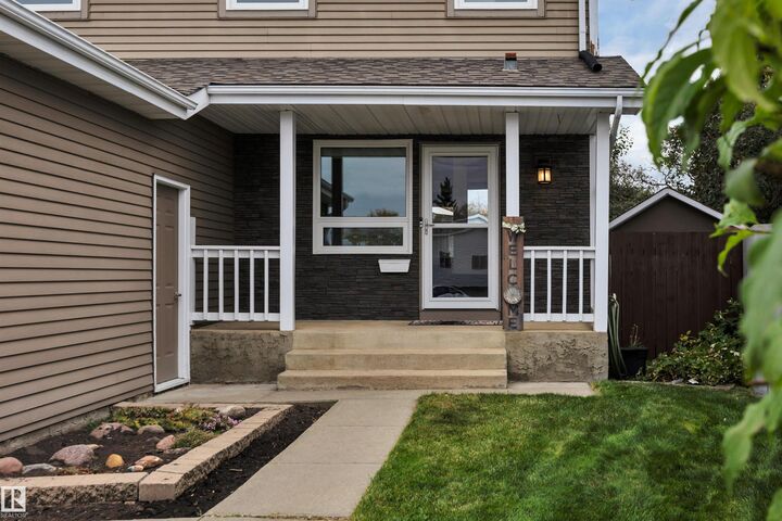 Property Photo:  4508 32A Avenue NW  AB T6L 4W8