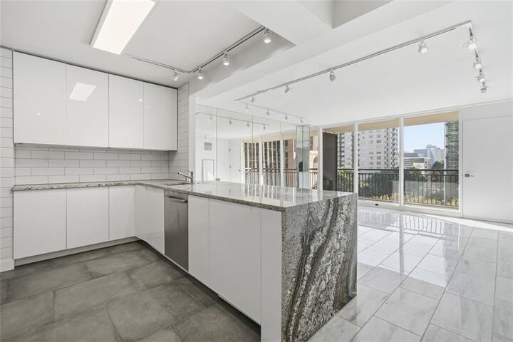 Property Photo:  620 Peachtree Street NE 707  GA 30308 