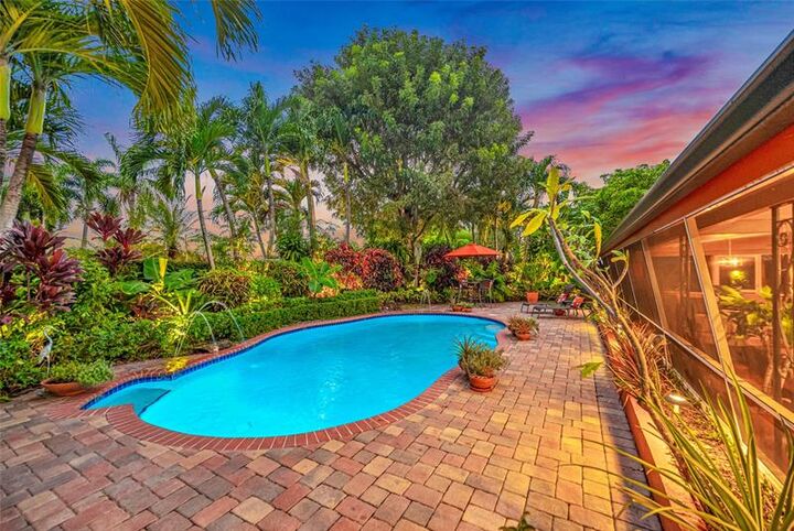 Property Photo:  4862 NE 4th Ave  FL 33334 