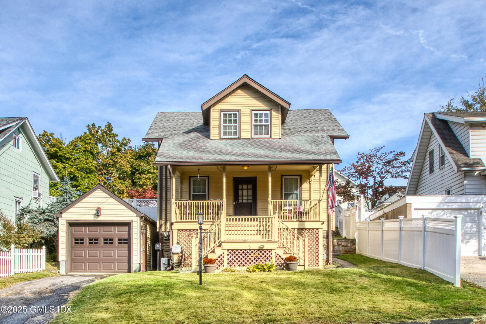 Property Photo:  5 Hervey Street  CT 06830