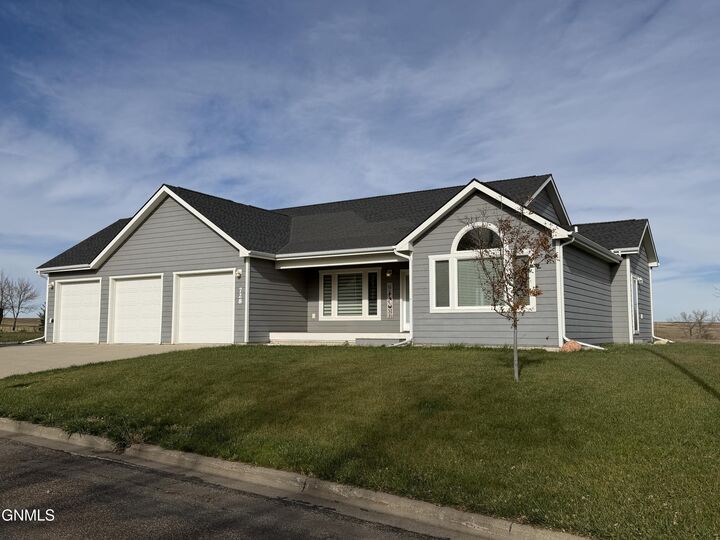 Property Photo:  728 3rd Street NW  ND 58523