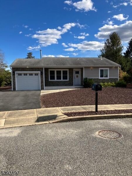 Property Photo: 5 Shaw Ct NJ 08757