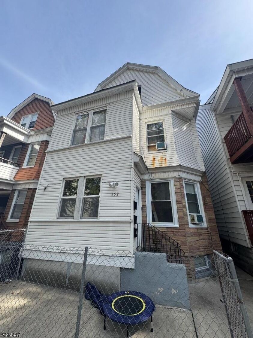 Property Photo:  552 Norwood St  NJ 07018