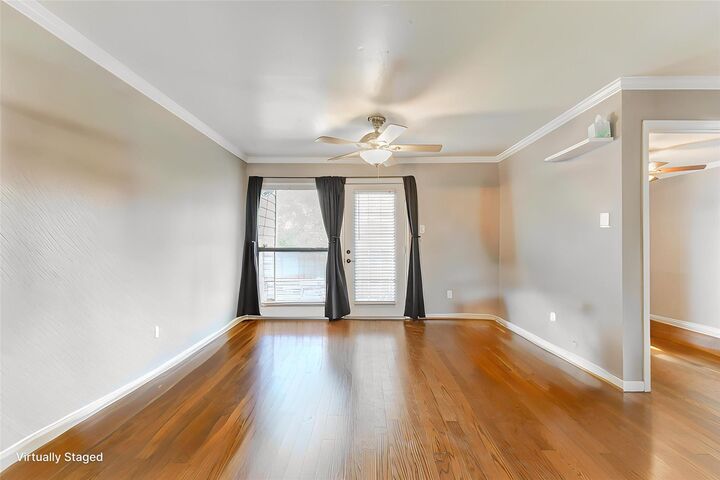 Property Photo:  101 Stratford Street 103  TX 77006 