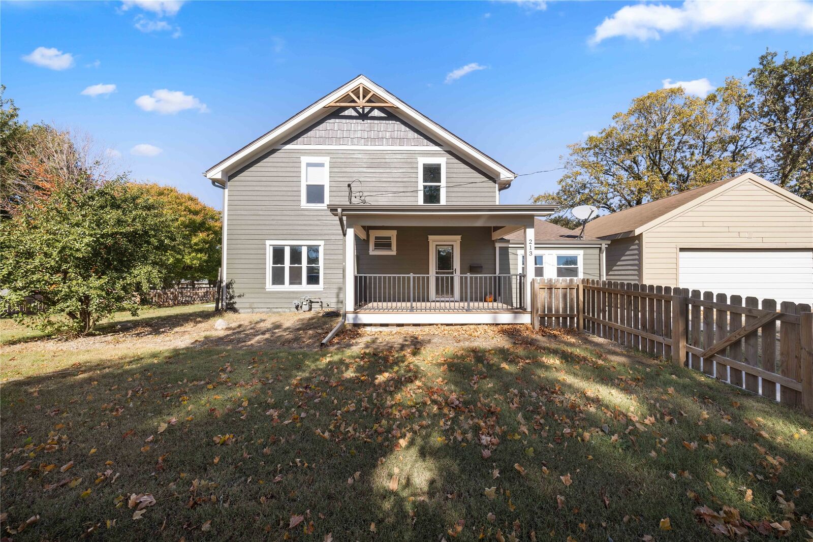 Property Photo:  213 W 7th Street  IA 50156 