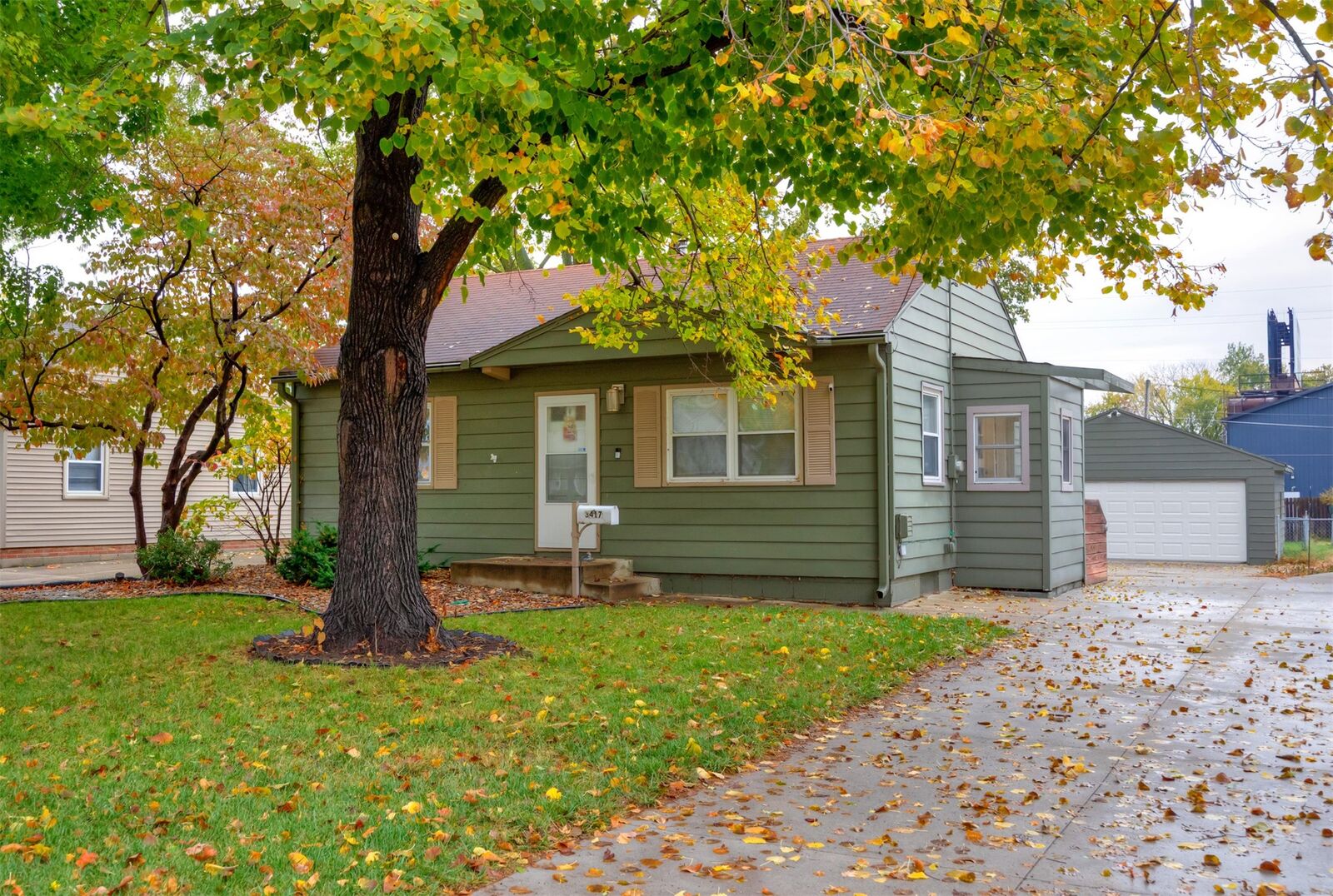 Property Photo:  3417 59th Street  IA 50322