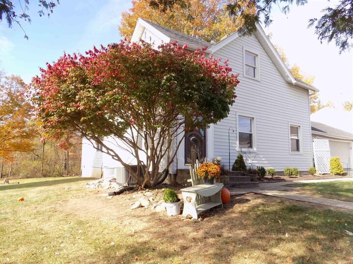 Property Photo:  715 N Seminary Street  IN 46783 