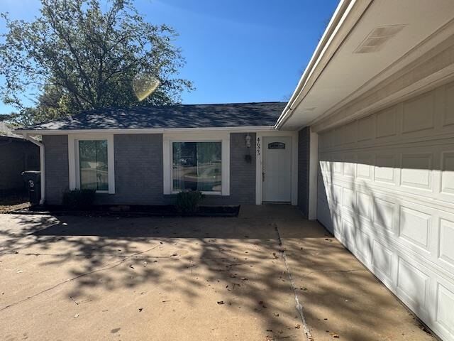 Property Photo:  4625 NE Columbia Ave  OK 73507 