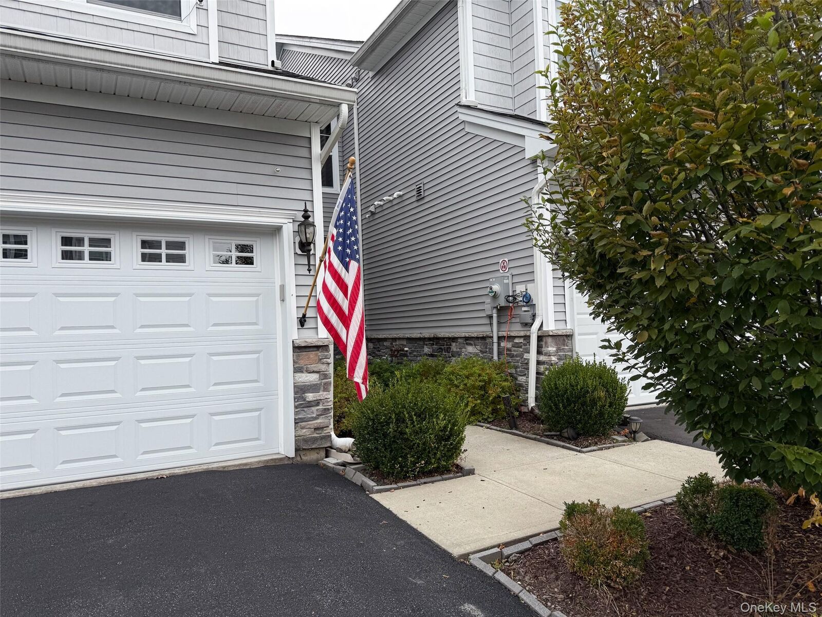 Property Photo:  15 Lindentree Lane  NY 10940 