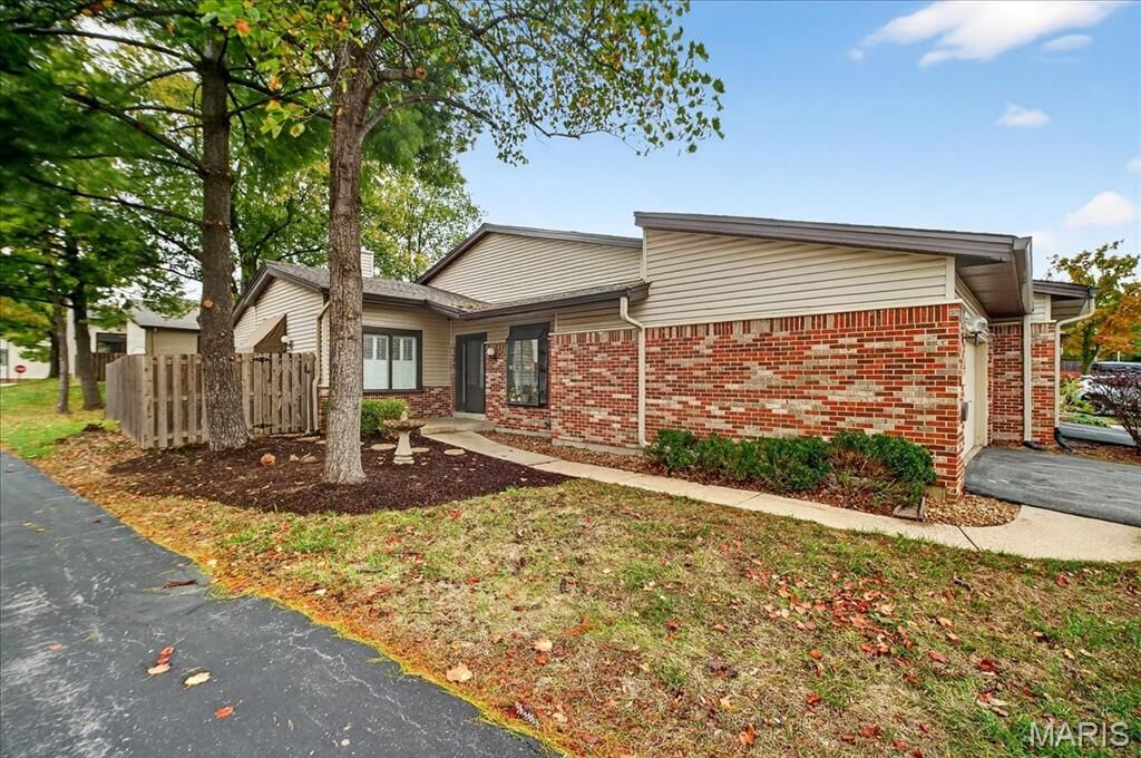 Property Photo:  11539 Sandy View Drive  MO 63146 