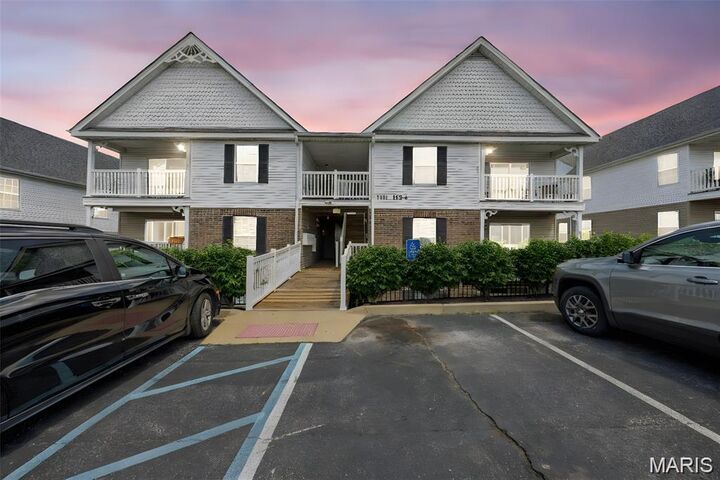 1131 Saravalle Drive  St Peters MO 63376 photo