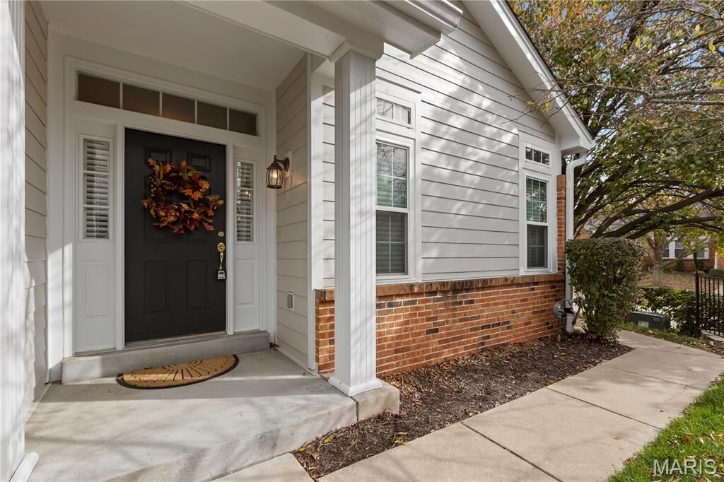 Property Photo:  16758 Chesterfield Bluffs Circle  MO 63005 