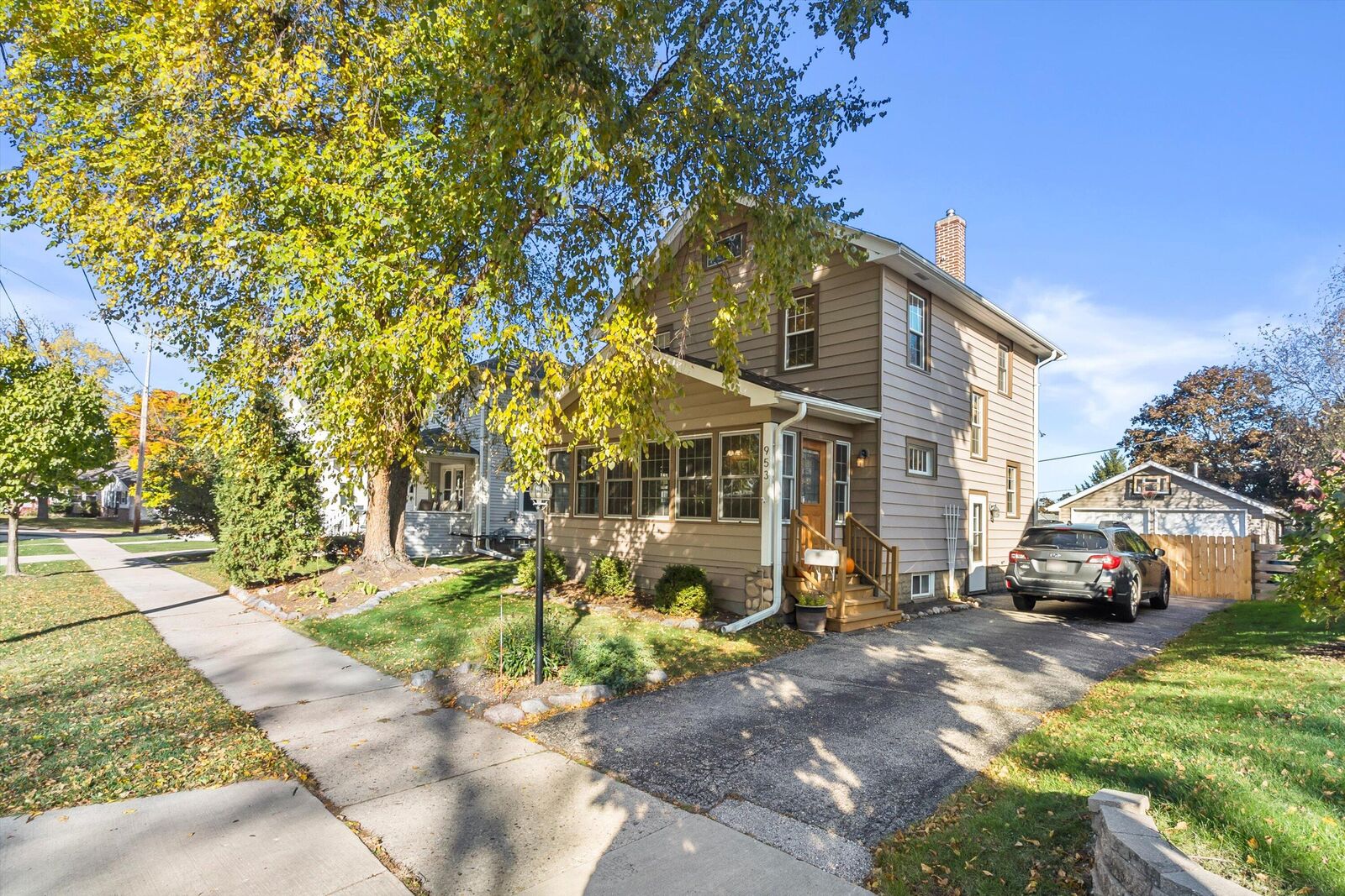 Property Photo: 953 Genesee St WI 53186