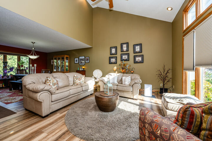 Property Photo: 1381 Country Knoll Place MI 49085