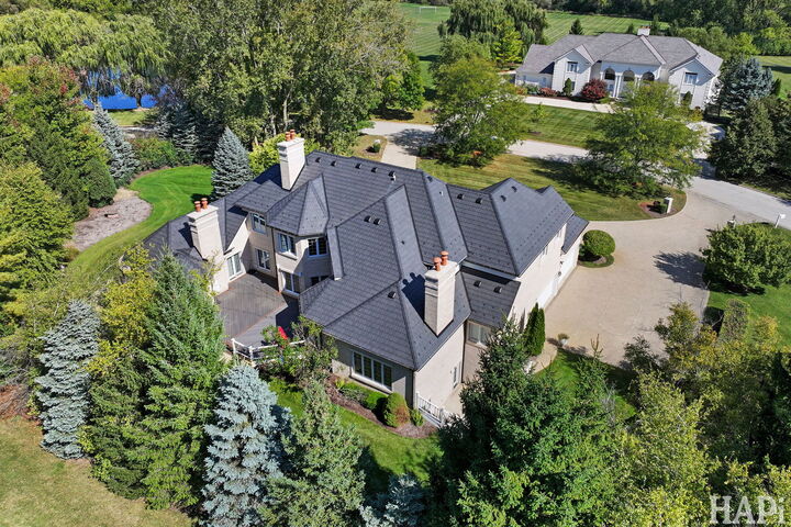 Property Photo: 8 Farmington Road IL 60010