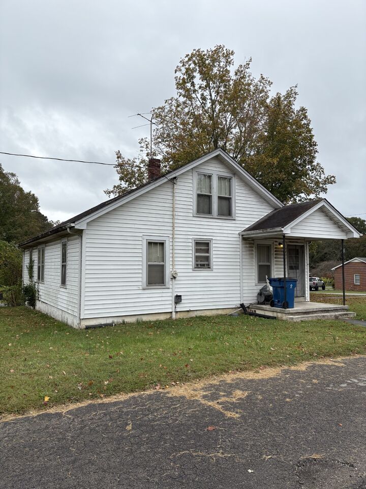 Property Photo: 503 Oak Dr TN 37355
