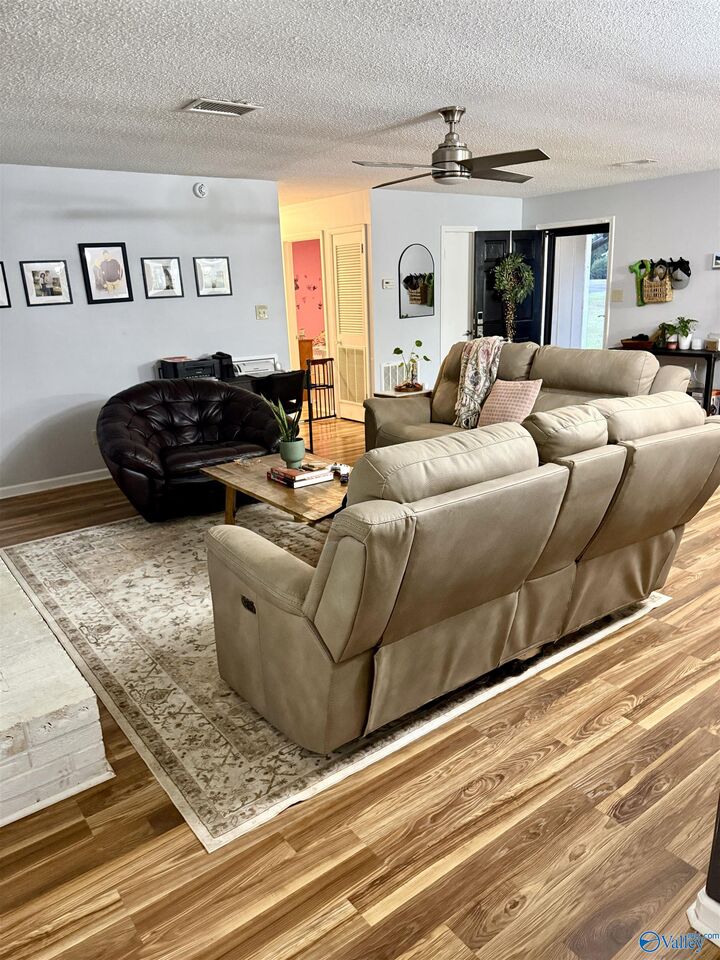 Property Photo:  118 Greenwood Drive  AL 35769