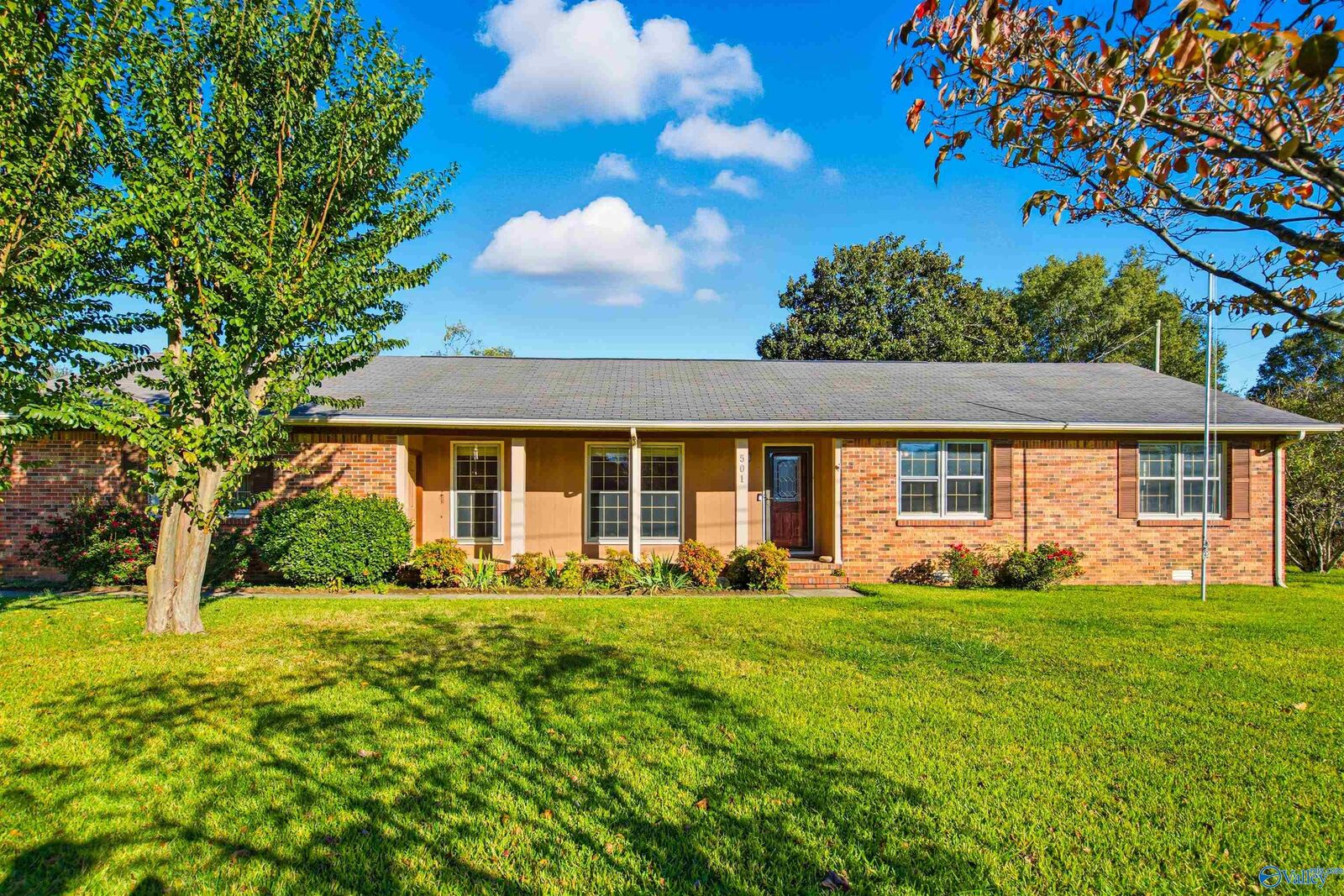 Property Photo:  501 Christopher Drive  AL 35611