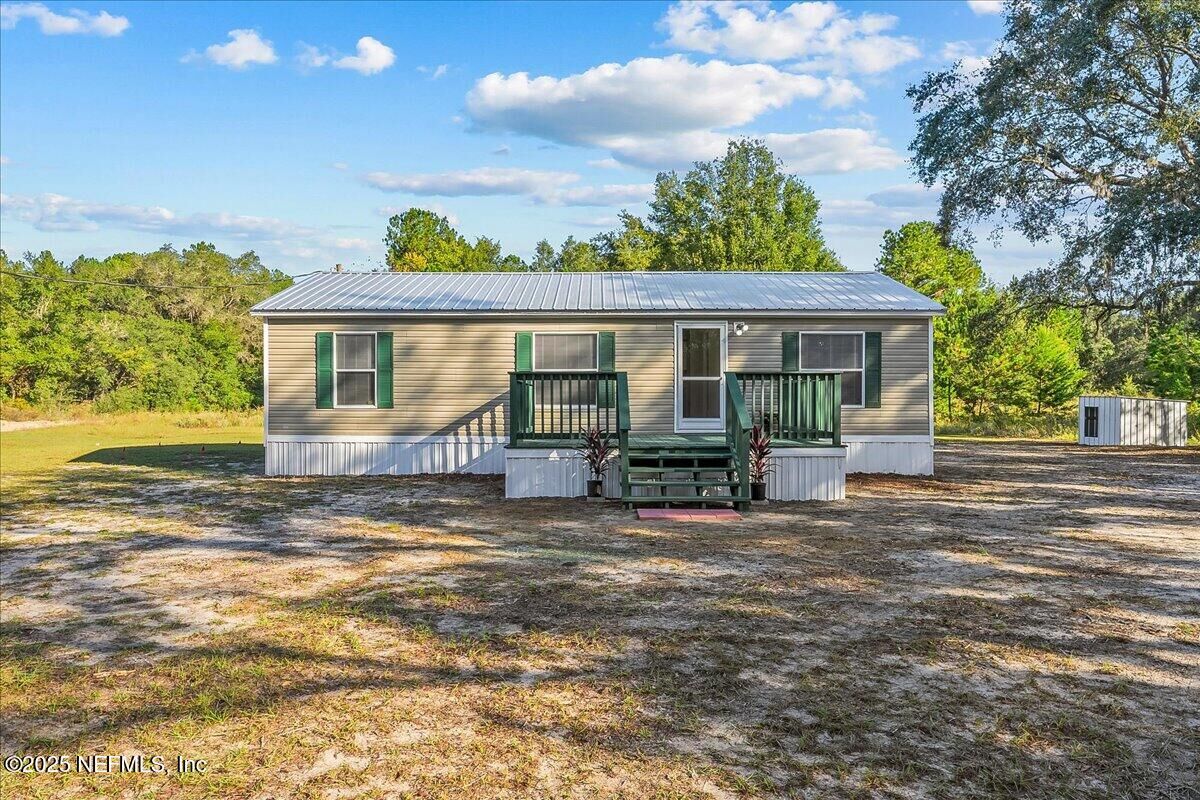Property Photo: 316 Sheila Avenue FL 32148