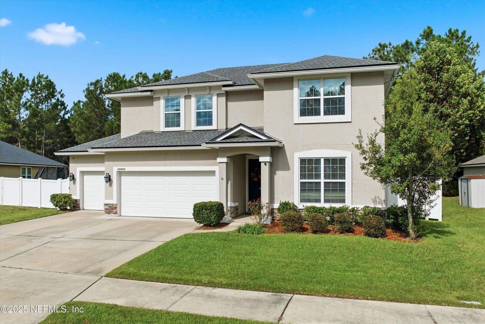Property Photo:  11803 Lindsey Lake Drive  FL 32221 