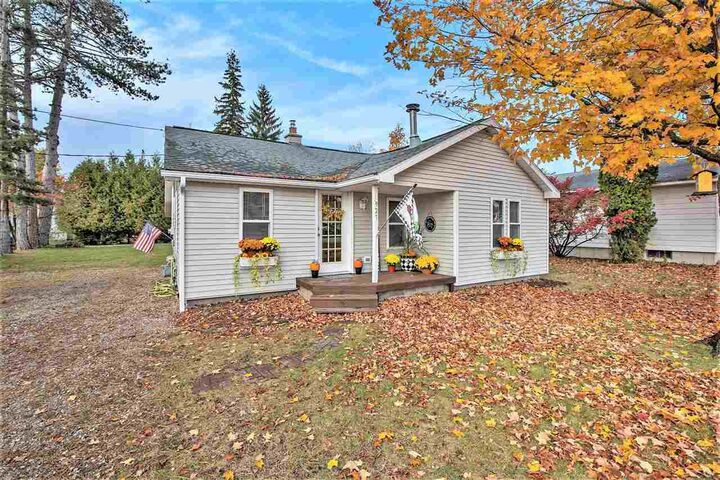 921 State Street  Harbor Springs MI 49740 photo