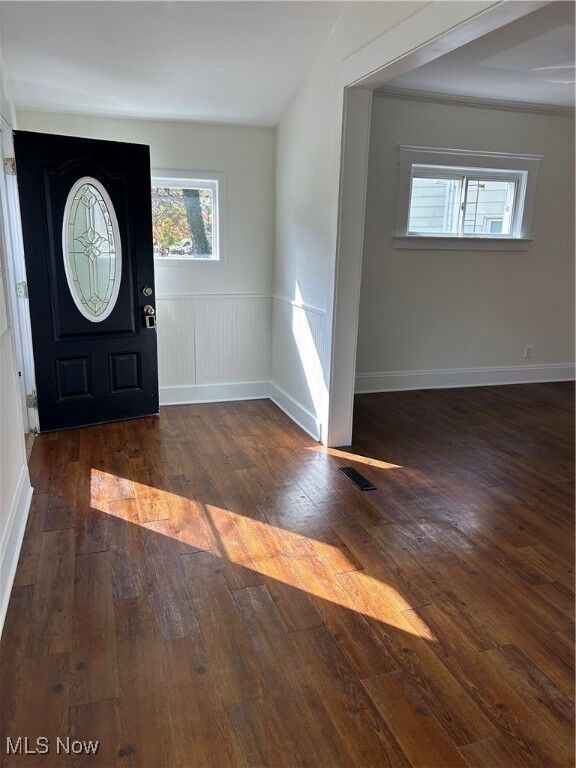 Property Photo:  1350 Edanola Avenue  OH 44107