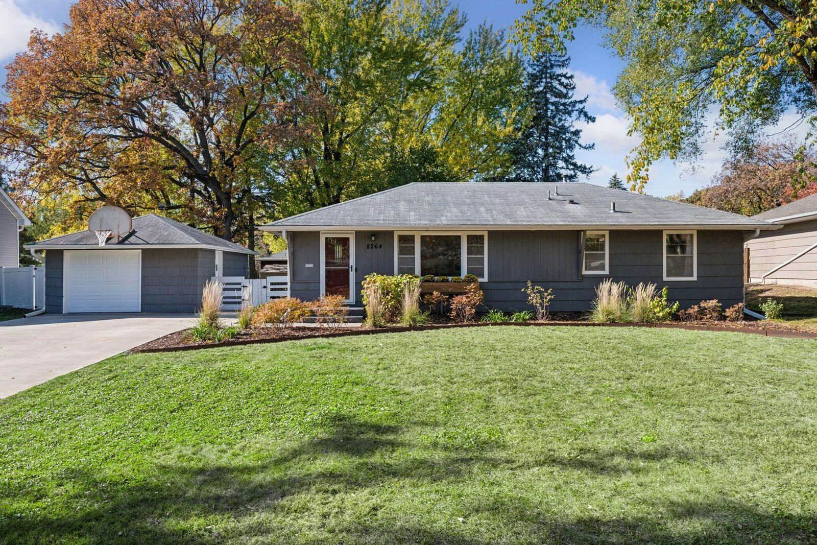 Property Photo:  8264 York Avenue S  MN 55431