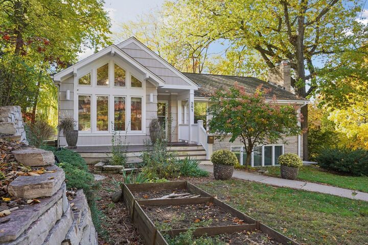 Property Photo:  351 Elmwood Place W  MN 55419 