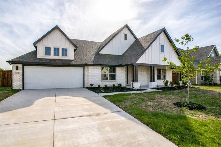 Property Photo:  231 Frio Drive  TX 75165