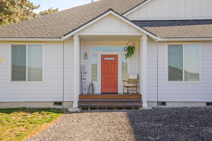 Property Photo:  8997 NW Elizabeth Way  OR 97754 