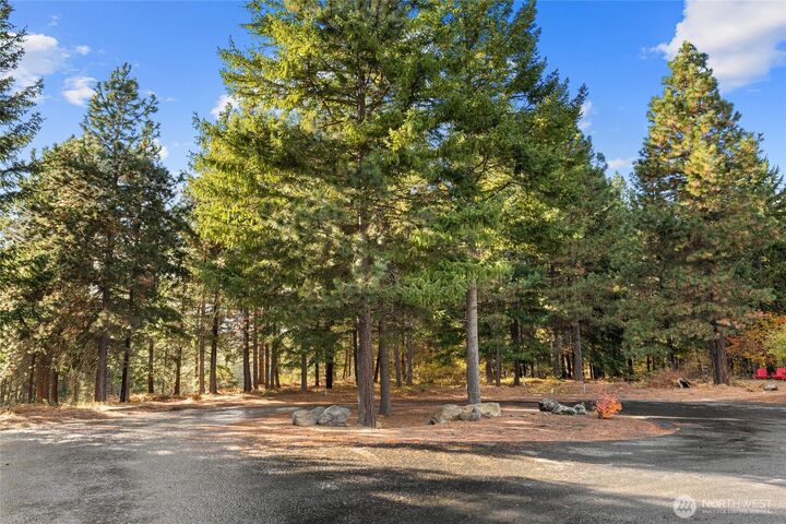 Property Photo:  703  Equinox Drive  WA 98922 
