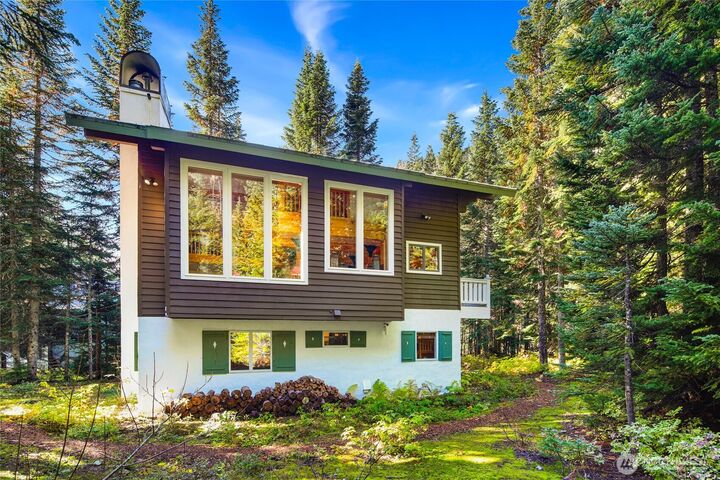 Property Photo:  22  Alpental Street  WA 98068