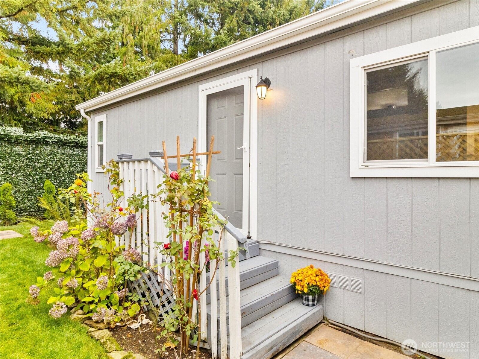 Property Photo:  602  29th Street SE 39  WA 98002 