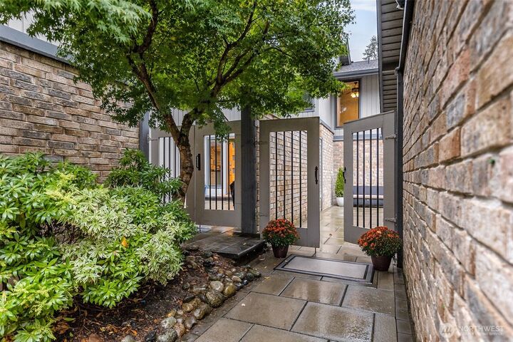 Property Photo:  6524 NE 171st Place  WA 98028