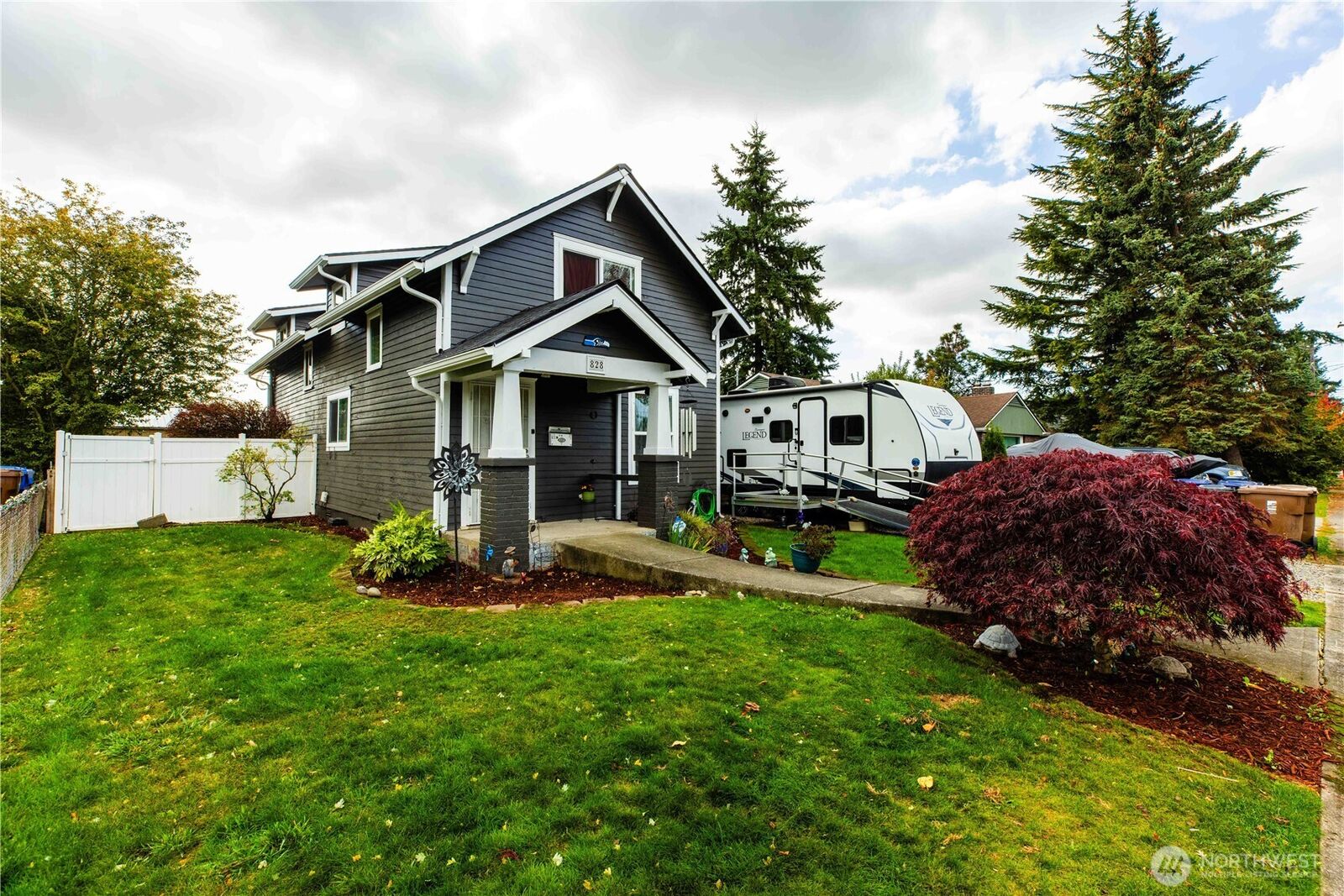 Property Photo:  828 E 51st Street  WA 98404