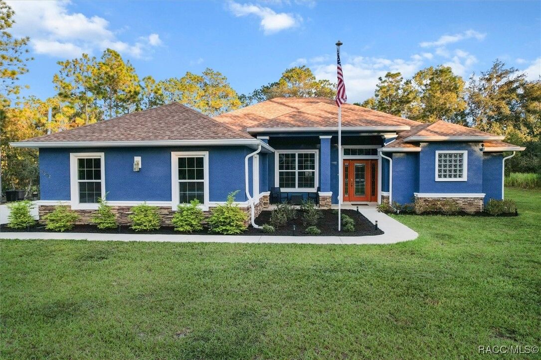 Property Photo:  2602 W Axelwood Drive  FL 34465