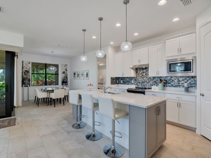 Property Photo: 5205 Turtle Creek Circle FL 32967