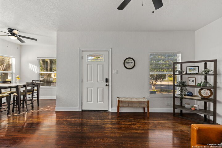 Property Photo: 200 Frost St TX 78201