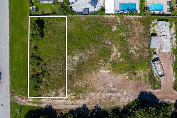 Property Photo:  130 4th St  FL 32080