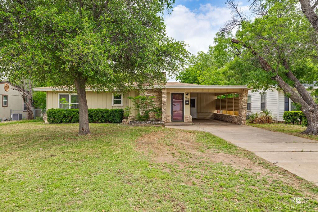 Property Photo:  2609 W Beauregard Avenue  TX 76901 