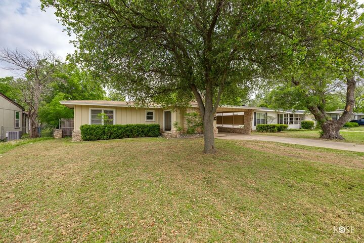Property Photo:  2609 W Beauregard Ave  TX 76901