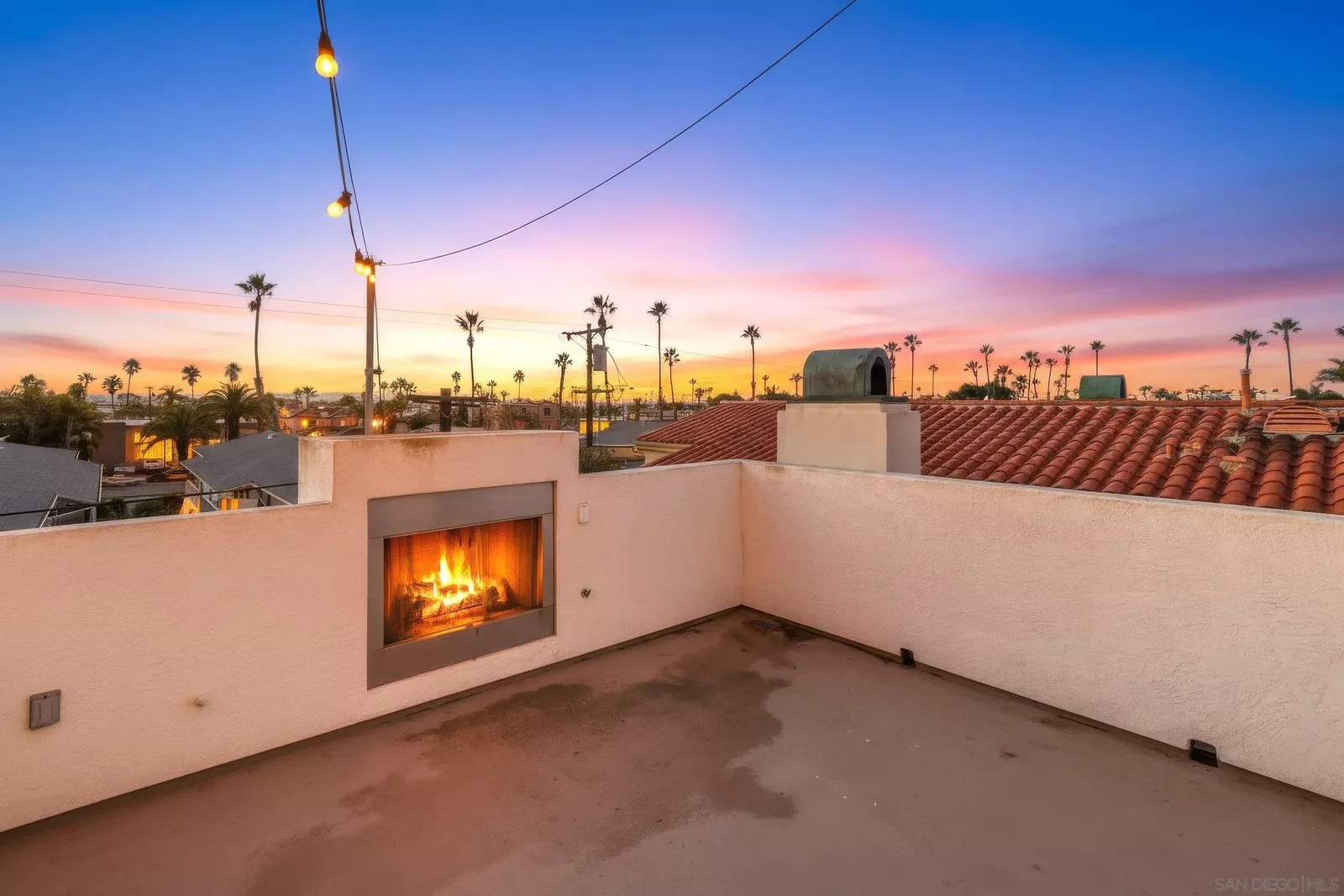 Property Photo: 1367 Hornblend St CA 92109