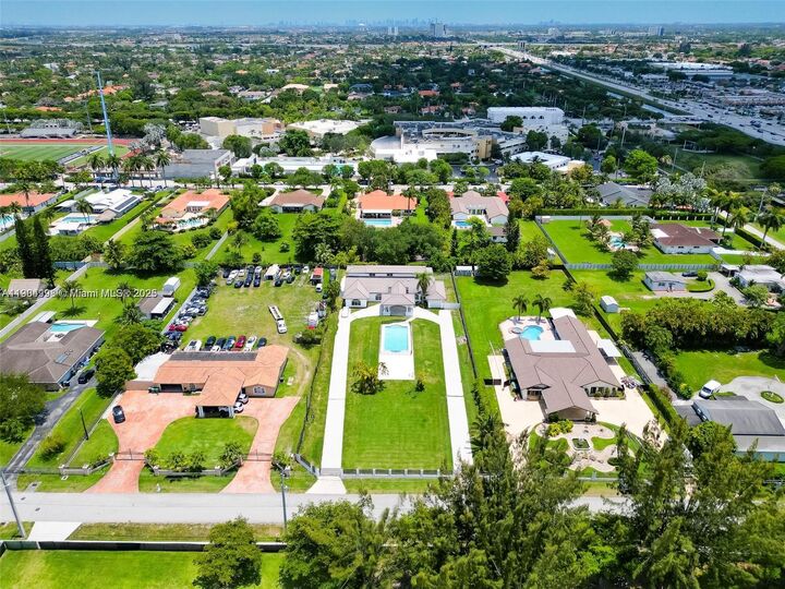 425 SW 129th Ave  Miami FL 33184 photo